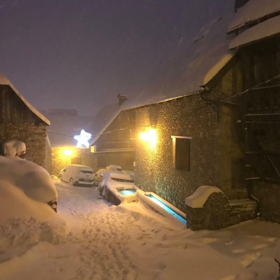 Casa esquí en pueblo junto a Baqueira Beret Ski Bagergue Exterior foto