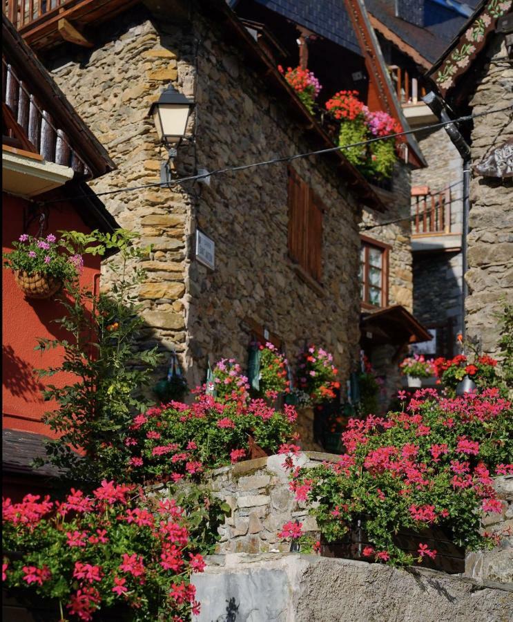 Casa esquí en pueblo junto a Baqueira Beret Ski Bagergue Exterior foto